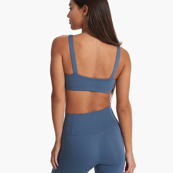 Vuori Evolve Square Neck Bra Women's Uplift Bra in Pool Blue - Picture 3 of 11